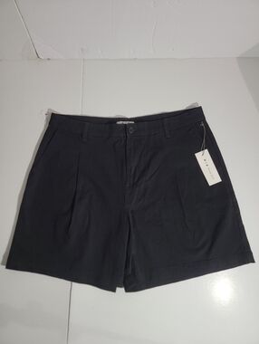 Three Dots Women's Black Pleat Front Short Size 16
